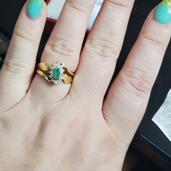 10k emerald & diamond ring size 7. Could be resized by a jeweler. Stamped 10k. G - Picture 5 of 9